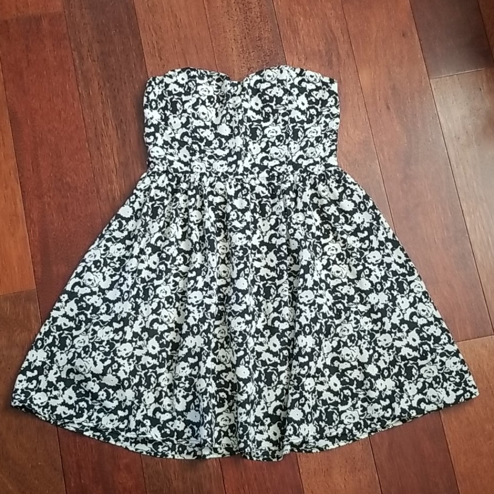 Diosa | Strapless Flared Dress